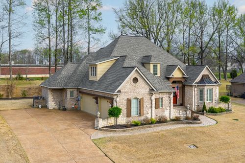 104 Lochmeade Dr, Atoka, TN, 38004-7943 | Card Image