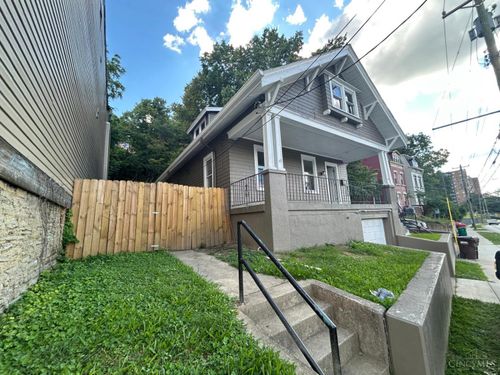 587 Martin Luther King Dr W, Cincinnati, OH, 45220-2408 | Card Image
