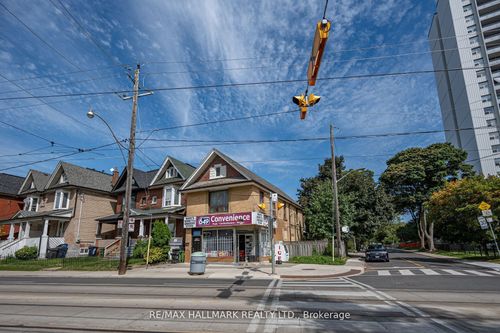 675 Broadview Ave, Toronto, ON, M4K2P4 | Card Image