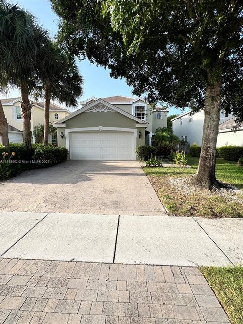136 Hamilton Ter, Royal Palm Beach, FL, 33414-4324 | Card Image