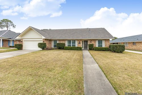 8865 Trinity Ave, Baton Rouge, LA, 70806-7935 | Card Image