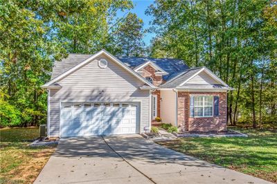 506 Sapphire Road, House other with 3 bedrooms, 2 bathrooms and null parking in Albemarle NC | Image 2