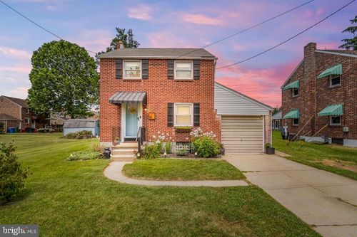 25 Keystone Dr, YORK, PA, 17406-3027 | Card Image