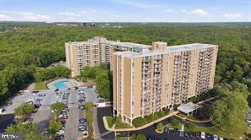 t-4-6100 Westchester Park Dr, COLLEGE PARK, MD, 20740-2844 | Card Image