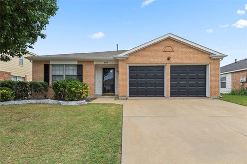 6718 Ambercrest Dr, Arlington, TX, 76002-3564 | Card Image