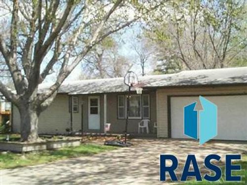 104 Needles Dr St, Brandon, SD, 57005 | Card Image