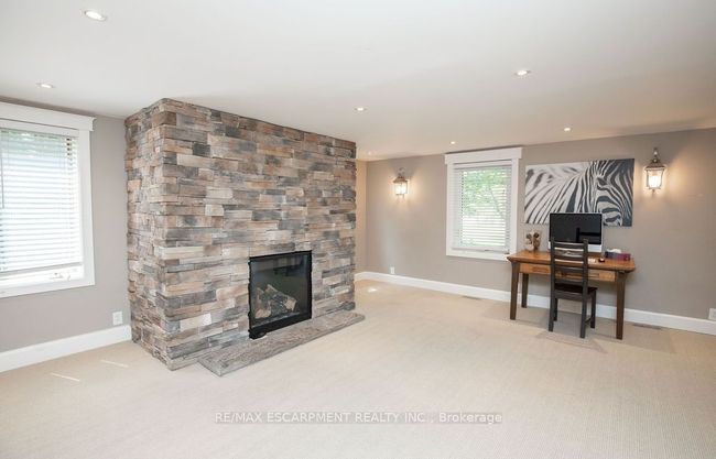 154 Dundas St E, House other with 3 bedrooms, 2 bathrooms and 6 parking in Dundas ON | Image 16