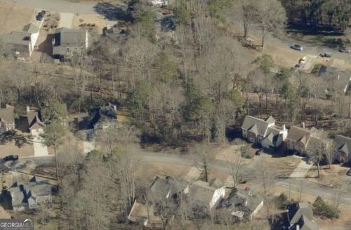 560 Fortune Ridge Rd, Stone Mountain, GA, 30087-4753 | Card Image