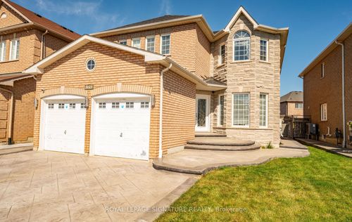 5615 Heatherleigh Ave, Mississauga, ON, L5V2V7 | Card Image