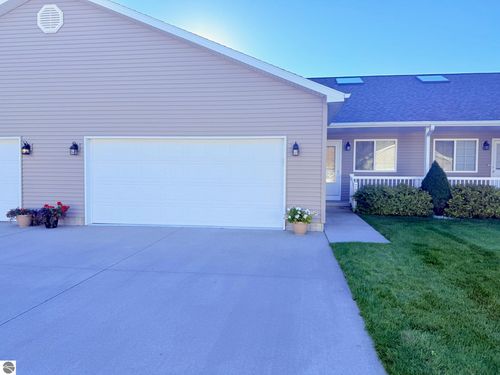 2816 Meadowwood Street, Mt Pleasant, MI, 48858 | Card Image