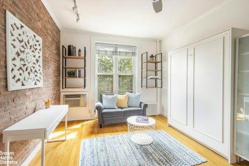 2f-451 W 22nd St, New York, NY, 10011-2575 | Card Image