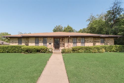 135 S Capri Dr, Duncanville, TX, 75116-4311 | Card Image