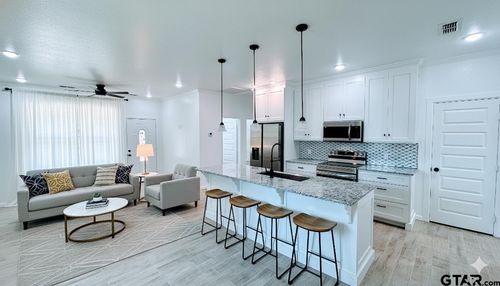 20428 High Point Dr, Flint, TX, 75762-1220 | Card Image