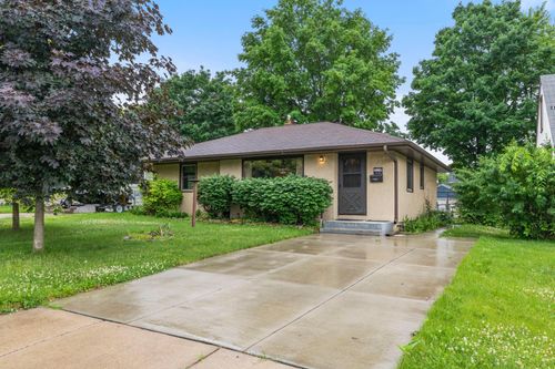 845 20th Ave N, South Saint Paul, MN, 55075-1309 | Card Image