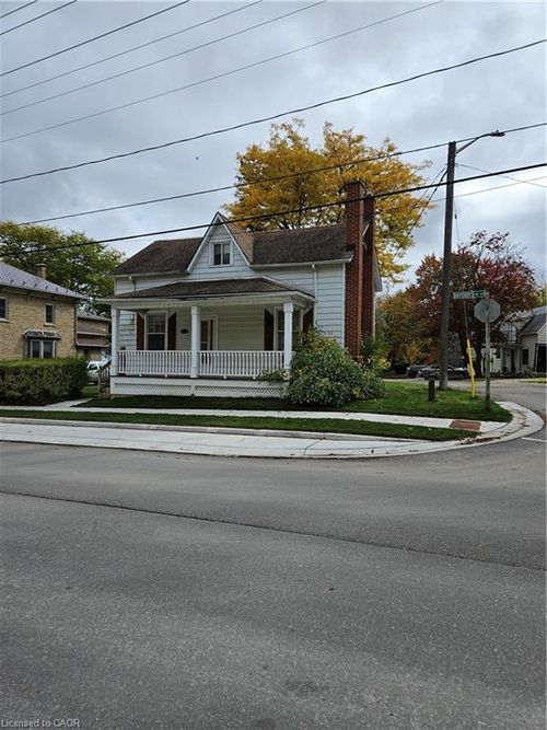 111 Snyder'S Rd W, Baden, ON, N3A2M2 | Card Image