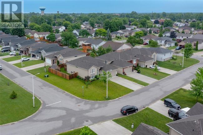 4052 Applewood Dr, House other with 5 bedrooms, 3 bathrooms and null parking in Petrolia ON | Image 8
