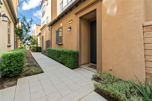 822 Mandarin Way, Upland, CA, 91786-8453 | Card Image