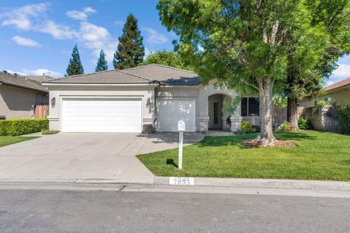 7633 N Hanna Ave, Fresno, CA, 93722-2263 | Card Image