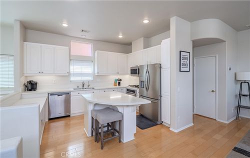 7 Medici Aisle, Irvine, CA, 92606-8373 | Card Image