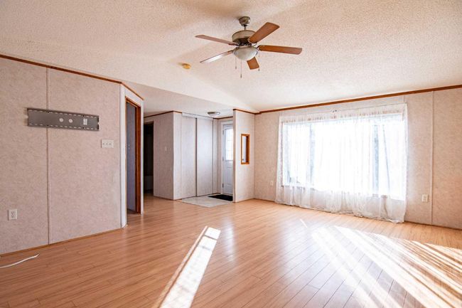 544 Queen Street, House other with 4 bedrooms, 2 bathrooms and 2 parking in Elnora AB | Image 11