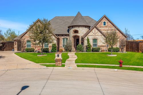 9137 Glendara Dr, North Richland Hills, TX, 76182-7544 | Card Image