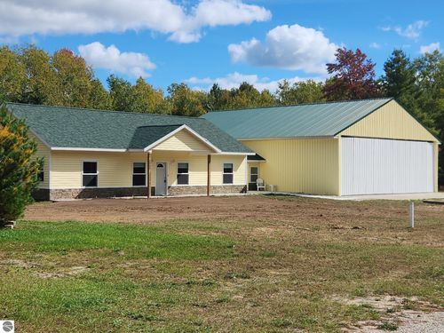 1425 S Taxiway Charlie, Lake City, MI, 49651 | Card Image