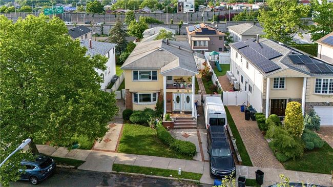 27 Bascom Pl, Home with 6 bedrooms, 3 bathrooms and null parking in Staten Island NY | Image 21