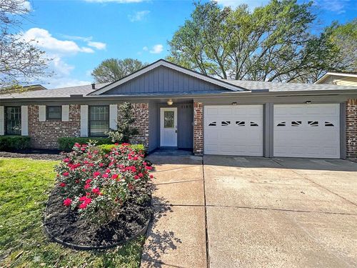 5108 Halbert Dr, Pearland, TX, 77581-3832 | Card Image