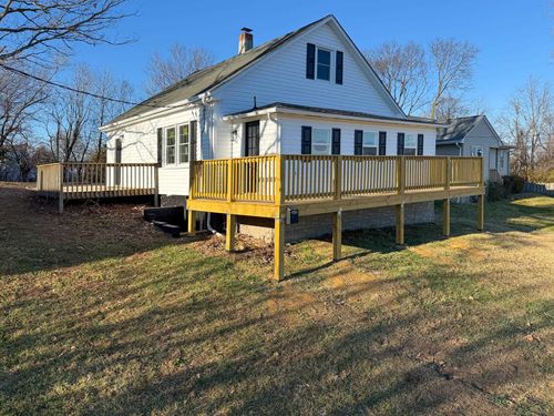 909 Grayson Ave, Waynesboro, VA, 22980-6038 | Card Image