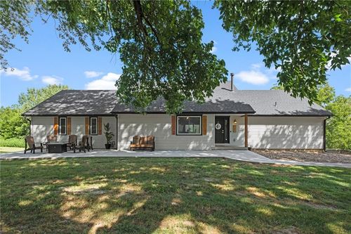 131 Rock Creek Loop, Lansing, KS, 66043-6211 | Card Image