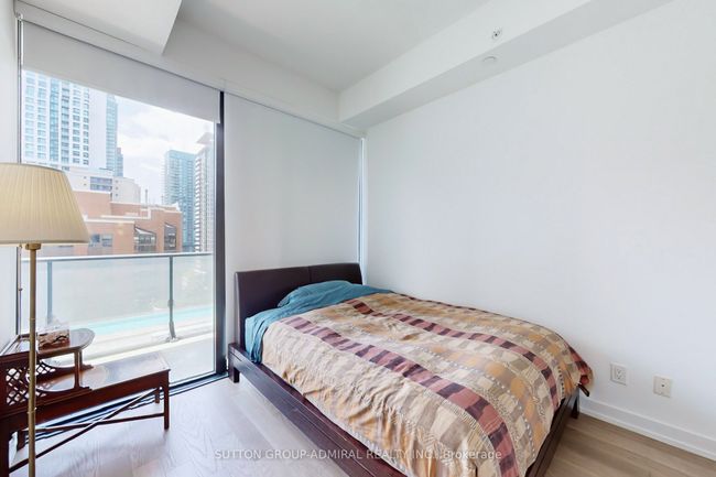 901 - 161 Roehampton Ave, Condo with 2 bedrooms, 1 bathrooms and null parking in Toronto ON | Image 15