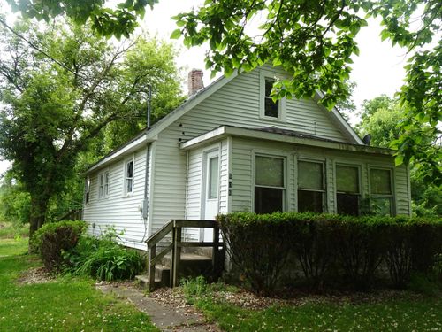 606 W Pearl St, Hamlet, IN, 46532-8006 | Card Image