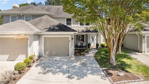 111 Esplanade Pl, Chesapeake, VA, 23320-2085 | Card Image