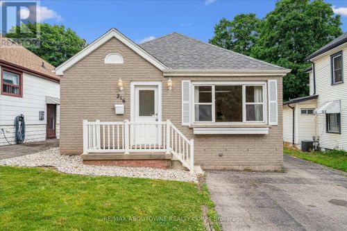 216 Bell Avenue, Hamilton (Bartonville), ON, L8K3E6 | Card Image