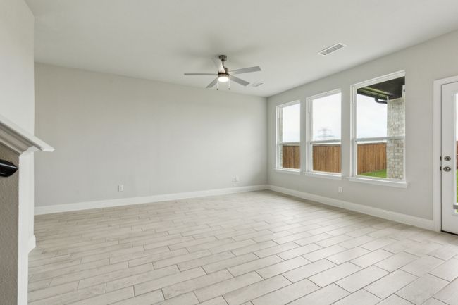 1208 Triton Ln, House other with 4 bedrooms, 3 bathrooms and null parking in Dallas TX | Image 7