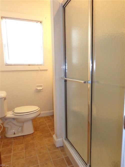 9-2016 E Ocean View Ave, Norfolk, VA, 23503-2515 | Card Image