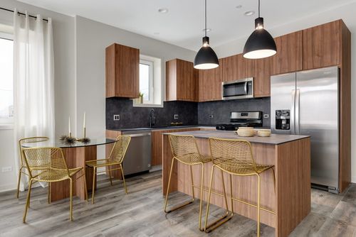 3w-740 Irving Park Rd, Roselle, IL, 60172-2305 | Card Image