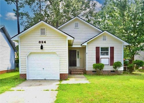 824 Glen Reilly Dr, Fayetteville, NC, 28314-5606 | Card Image