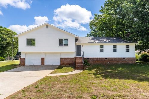 2250 Ridge Forest Dr, Grayson, GA, 30017-1716 | Card Image