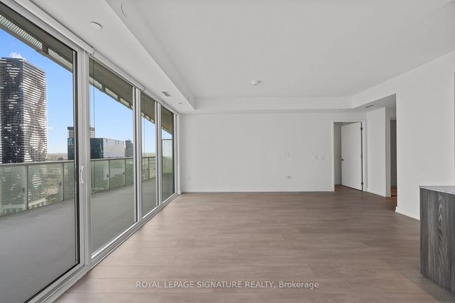 3305 - 15 Queens Quay E, Condo with 3 bedrooms, 2 bathrooms and 1 parking in Toronto ON | Image 19