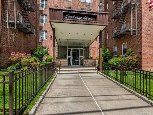 3b-61 Bronx River Road, Yonkers, NY, 10704 | Card Image