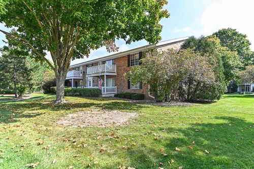 157 Linden Ln, Thiensville, WI, 53092-1228 | Card Image