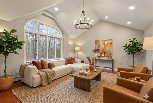 42 Belfield Dr, Johnston, RI, 02919-1802 | Card Image