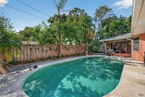 1875 5th St, Vero Beach, FL, 32962-2124 | Card Image