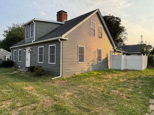 15 Quincy St, Brockton, MA, 02302-2923 | Card Image