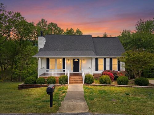 17 Hester Rd, Greenville, SC, 29609-6400 | Card Image