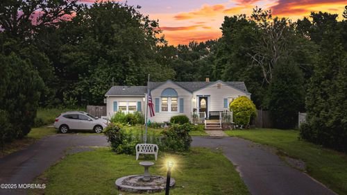 207 Lloyd Rd, Aberdeen, NJ, 07747-1845 | Card Image