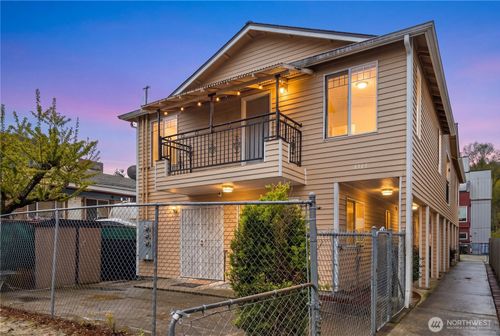 3317 Claremont Ave S, Seattle, WA, 98144-6810 | Card Image