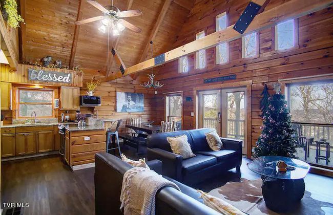 3831 Glenview Way, House other with 3 bedrooms, 3 bathrooms and null parking in Sevierville TN | Image 7