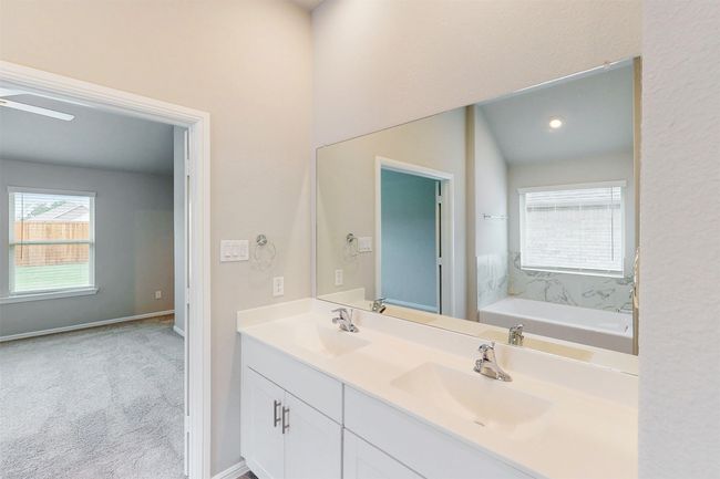 1106 Linwood Dr, House other with 4 bedrooms, 2 bathrooms and null parking in Justin TX | Image 5